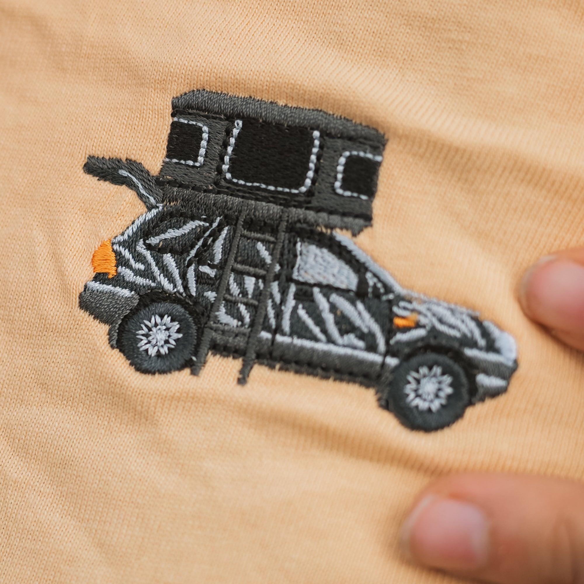 BOXIO x kommando.frei I Camiseta con bordado